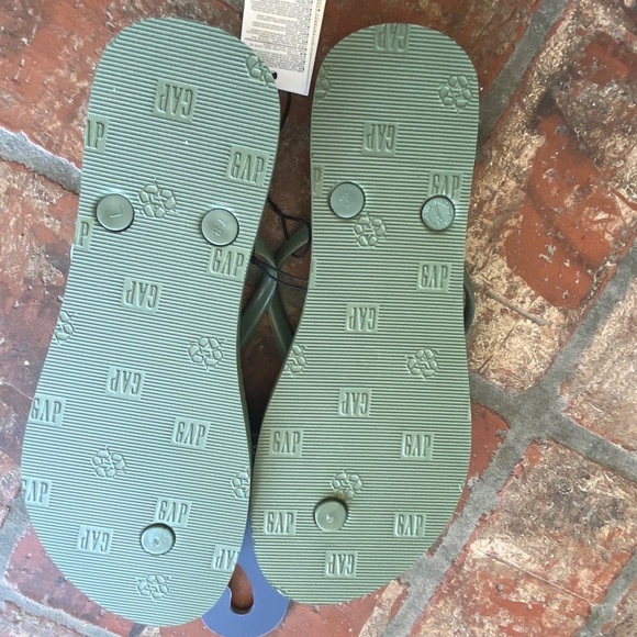 NWT GAP camo 🔆TANK & FLIP FLOPS 🔆 - Picture 6 of 13